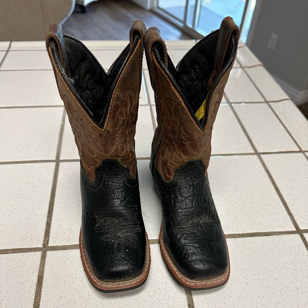 Kids Dan Post boots size 10